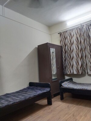 Room in  Pg at Camp Universal Apartment, Camp – for Rent