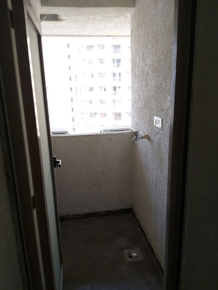 Bathroom, lodha-splendora 1 Bedroom 402 Sq.Ft. Apartment In Ghodbunder Road Thane 10791117