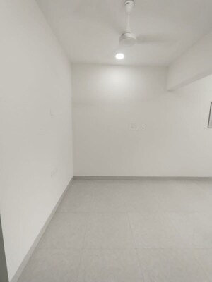 Room in 1.5 BHK Apartment at Atmiya Centria, Santacruz East – for Rent