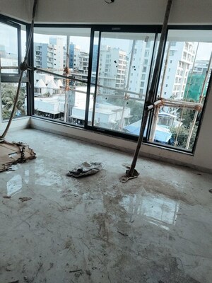 Room in 2 BHK Apartment at Monarch West View, Santacruz West – for Sale