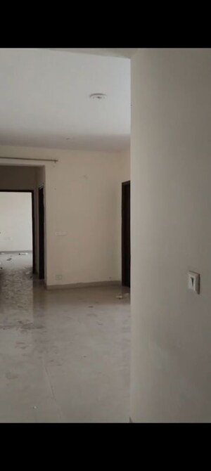 Room in 2 BHK Apartment at R Tech Capital Greens, Uit Sector 9 – for Sale