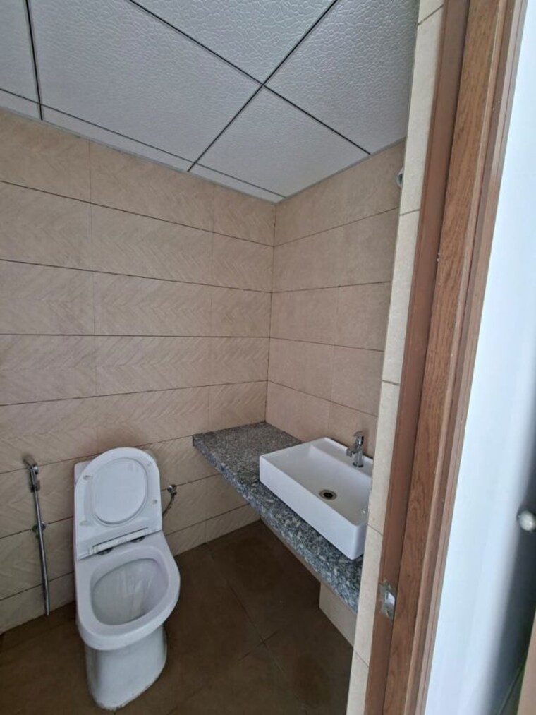 Bathroom, kalpataru-immensa 3 Bedroom 957 Sq.Ft. Apartment In Kolshet Road Thane 10791210