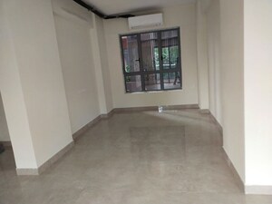 Room in 4 BHK Apartment at Alipore – for Sale