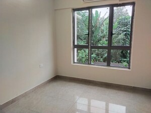 Room in 4 BHK Apartment at Alipore – for Sale