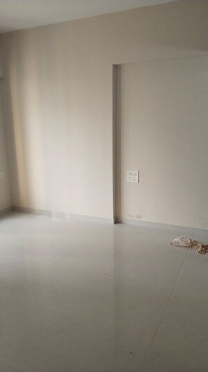Room in 1.5 BHK Apartment at Dadar West – for Rent