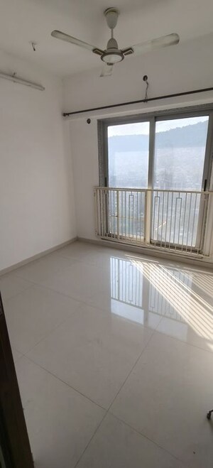 Room in 2 BHK Apartment at Mayfair The View, Vikhroli West – for Rent