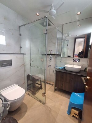 Attached Bathroom in 4 BHK Apartment at Parsvnath Exotica, Sector 53 – for Rent