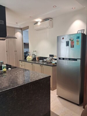 Kitchen in 4 BHK Apartment at Parsvnath Exotica, Sector 53 – for Rent