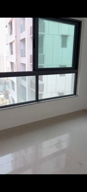 2 BHK Apartment For Sale in Kalpataru Immensa, Kolshet Road