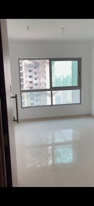 Room in 2 BHK Apartment at Kalpataru Immensa, Kolshet Road – for Sale