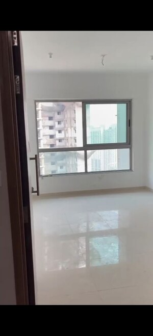 Room in 2 BHK Apartment at Kalpataru Immensa, Kolshet Road – for Sale
