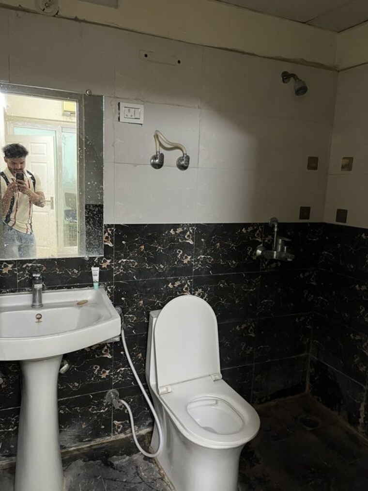 Bathroom, migsun-ultimo 2 Bedroom 1005 Sq.Ft. Apartment In Omicron Iii Greater Noida Greater Noida 10791296