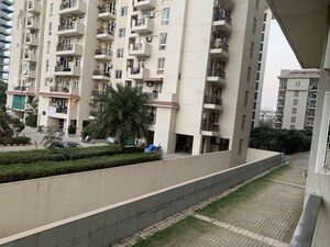 2.5 BHK Apartment – Exterior View View at DLF Silver Oaks, Sector 26 - for Rent
