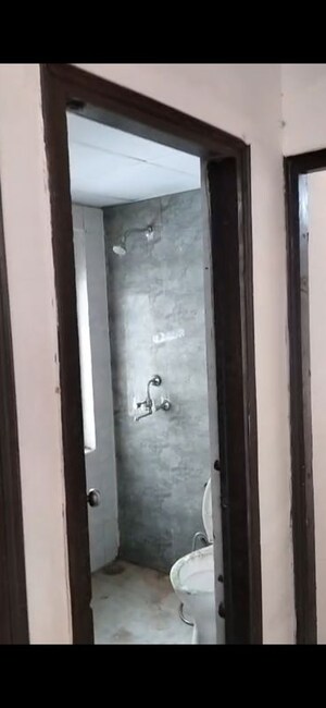 Building Lobby in 2.5 BHK Apartment at Amrapali Enchante, Tech Zone 4 Greater Noida – for Rent