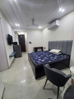 Team Area in 1 RK Builder Floor at Lotus Plaza Gurgaon, Sector 14 – for Rent