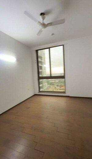 Room in 2 BHK Apartment at M3M Golf Estate, Sector 65 – for Rent