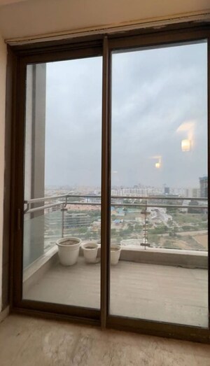 Room in 2 BHK Apartment at M3M Golf Estate, Sector 65 – for Rent