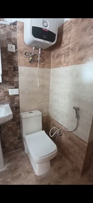 Bathroom in 2.5 BHK Apartment at Amrapali Centurian Park Phase II, Tech Zone 4 Greater Noida – for Rent