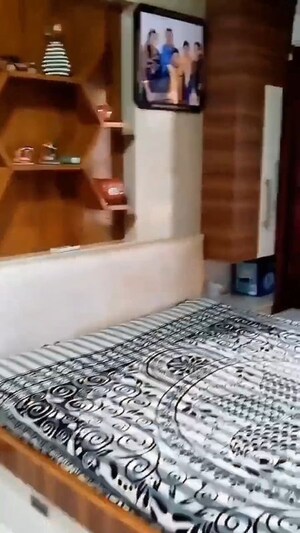 Bedroom in 2 BHK Apartment at Andheri East – for Rent