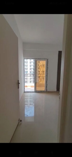 Furnished Amenities in 2.5 BHK Apartment at Amrapali Ivory Heights, Amrapali Dream Valley – for Rent