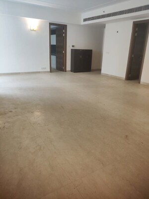 Room in 2 BHK Apartment at M3M Golf Estate, Sector 65 – for Sale