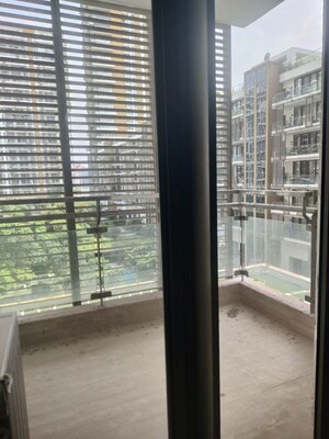 Room in 2 BHK Apartment at M3M Golf Estate, Sector 65 – for Sale