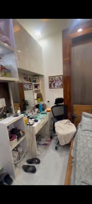 Team Area in 3.5 BHK Apartment at Antriksh Golf View, Sector 78 – for Rent
