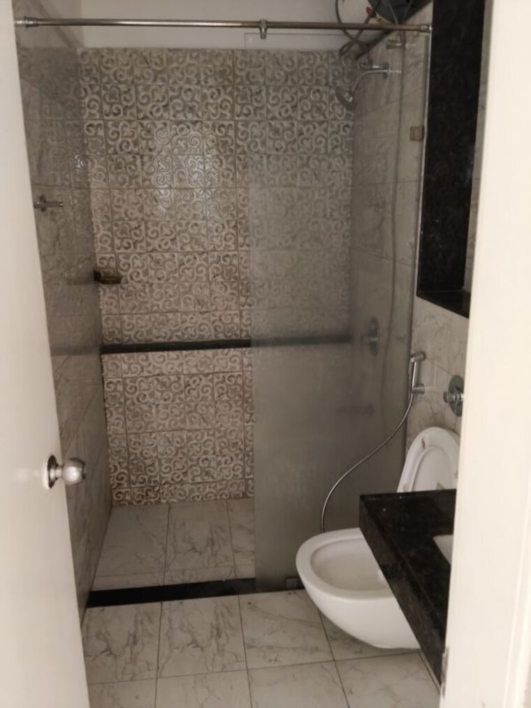 Bathroom, amanora-gold-towers 2 Bedroom 720 Sq.Ft. Apartment In Hadapsar Pune 10791354