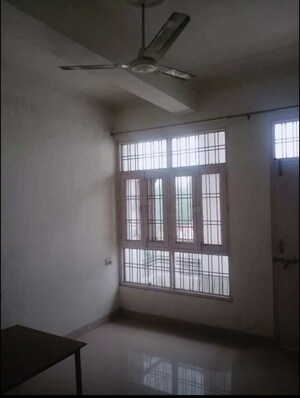 3 BHK Apartment For Rent in Jugals Emerald Court, Hazratganj