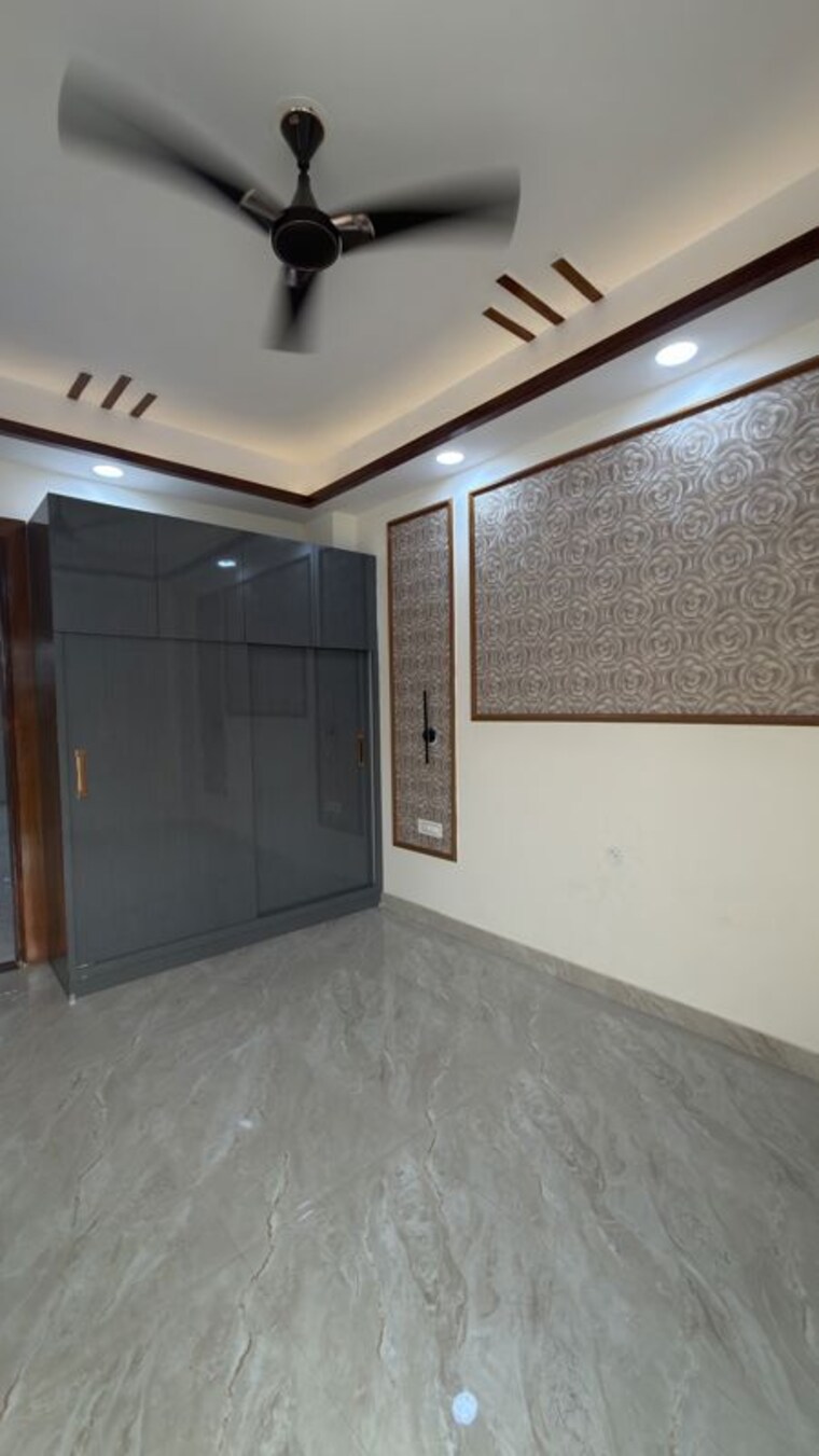 Room, parklands 4 Bedroom 250 Sq.Yd. Builder Floor In Sector 85 Faridabad 10791405