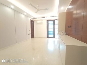 Room in 4 BHK Builder Floor at Greater Kailash I – for Rent