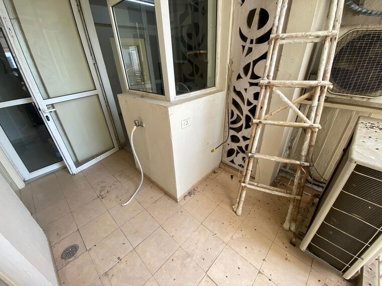 Balcony, experion-the-heart-song 4 Bedroom 2779 Sq.Ft. Apartment In Sector 108 Gurgaon 10791430