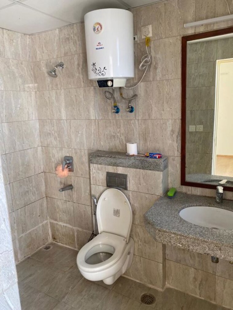 Bathroom, experion-the-heart-song 4 Bedroom 2779 Sq.Ft. Apartment In Sector 108 Gurgaon 10791430