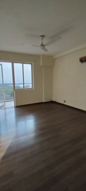 Room in 4 BHK Apartment at M3M Woodshire, Sector 107 – for Rent
