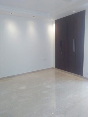 Room in 4 BHK Builder Floor at Greater Kailash I – for Sale