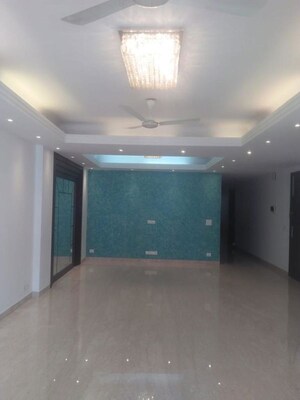 Room in 4 BHK Builder Floor at Greater Kailash I – for Sale