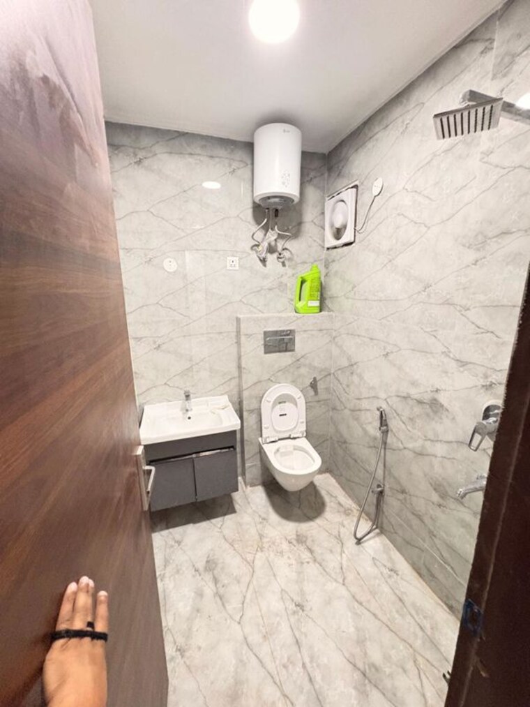 Bathroom, mehrauli 2 Bedroom 800 Sq.Ft. Builder Floor In Mehrauli Delhi 10791479