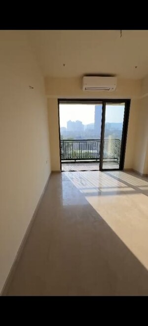 Room in 2 BHK Apartment at Lodha Sterling, Kolshet Road – for Sale