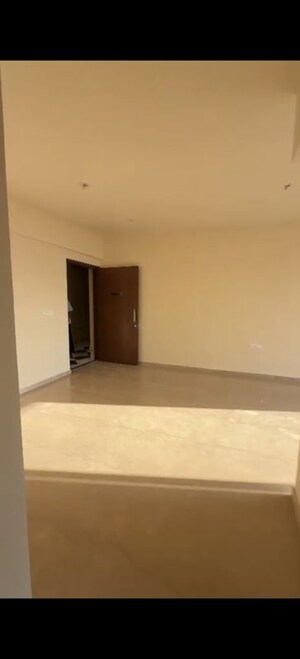 Room in 2 BHK Apartment at Lodha Sterling, Kolshet Road – for Sale
