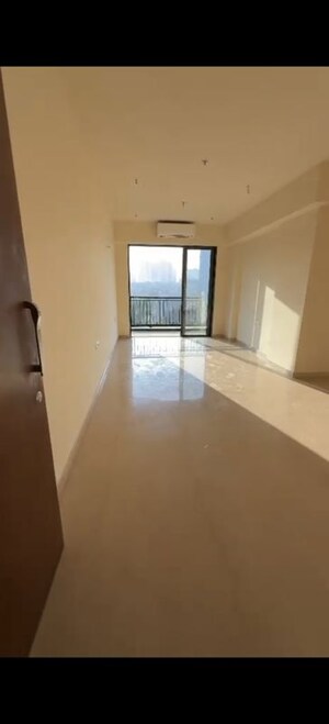 2 BHK Apartment For Sale in Lodha Sterling, Kolshet Road