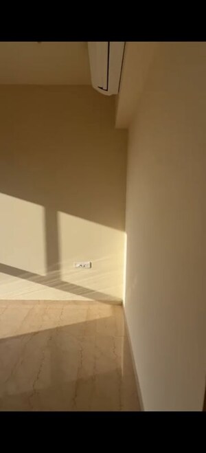 Room in 2 BHK Apartment at Lodha Sterling, Kolshet Road – for Sale