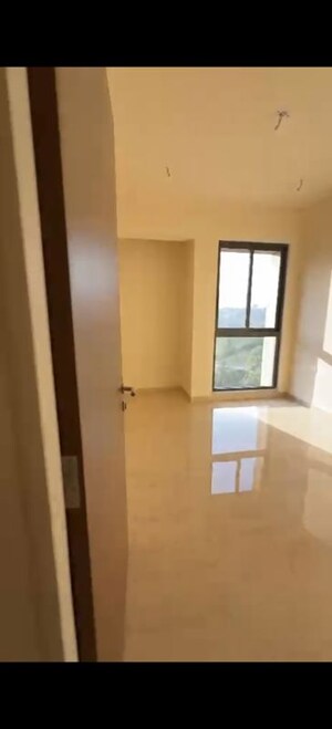 Room in 2 BHK Apartment at Lodha Sterling, Kolshet Road – for Sale