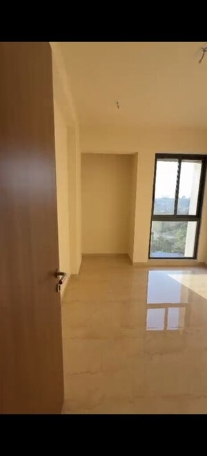 Room in 2 BHK Apartment at Lodha Sterling, Kolshet Road – for Sale
