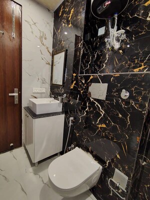 Team Area in 1 BHK Builder Floor at Sector 52 – for Rent