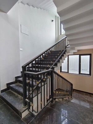 Staircase in 1 BHK Builder Floor at Dlf Phase I – for Rent