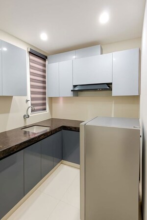 Kitchen in 1 BHK Builder Floor at Dlf Phase I – for Rent