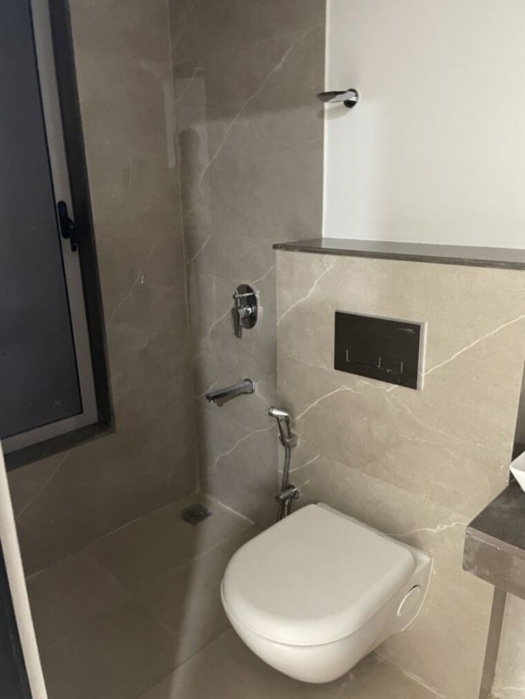 Bathroom, sheth-montana 2 Bedroom 690 Sq.Ft. Apartment In Mulund West Mumbai 10791557