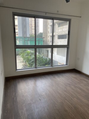 Room in 2 BHK Apartment at Sheth Montana, Mulund West – for Rent