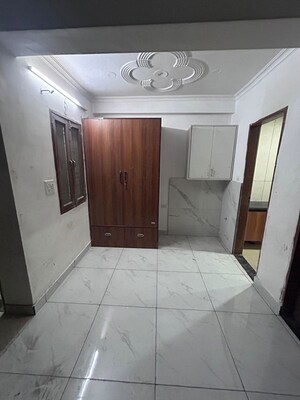 Bathroom in 1 BHK Builder Floor at Sector 47 – for Rent
