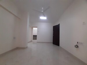 Room in 1 BHK Apartment at Goregaon East – for Rent